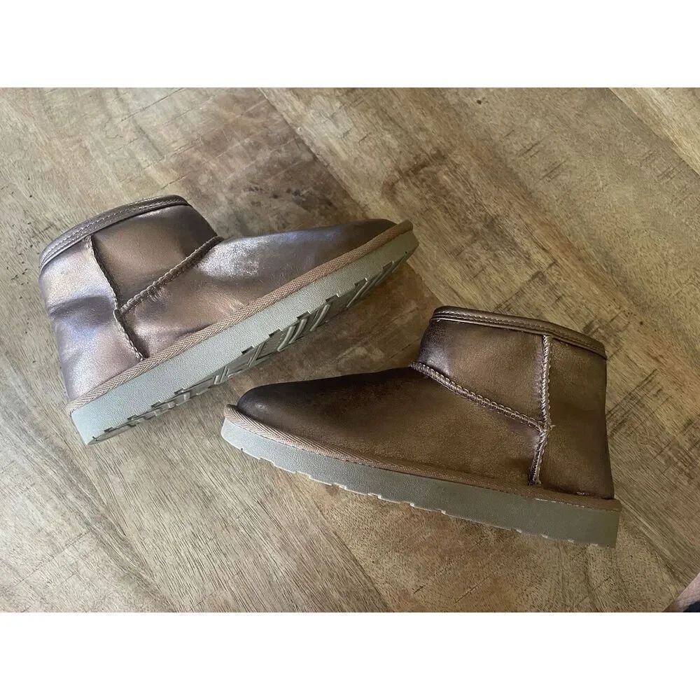NWT Arizona Spring Metallic Bronze Ankle Boot Bootie Women SZ 6 Memory Foam
